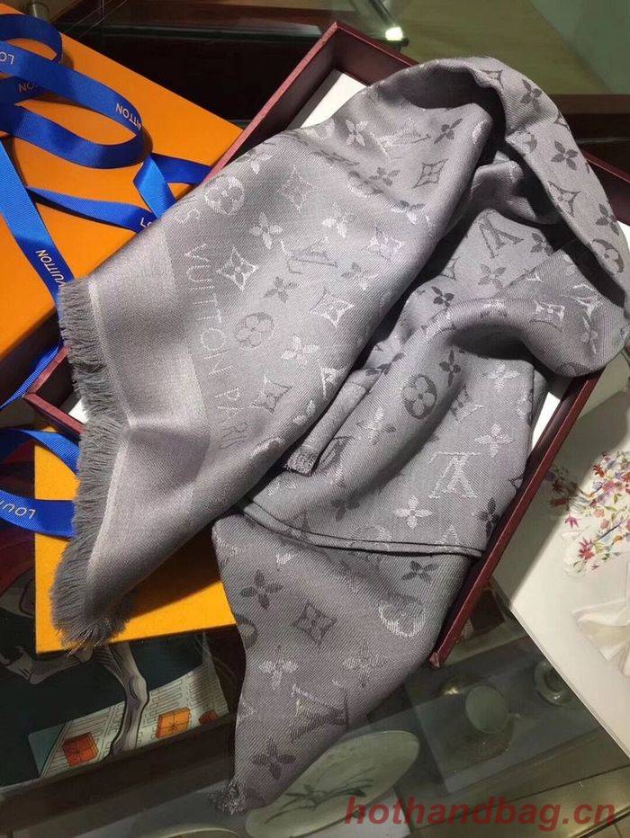 Louis Vuitton Scarf LVS00182